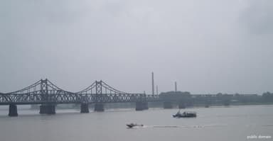 Sino-Korean_Friendship_Bridge_across_the_Yalu_public domain